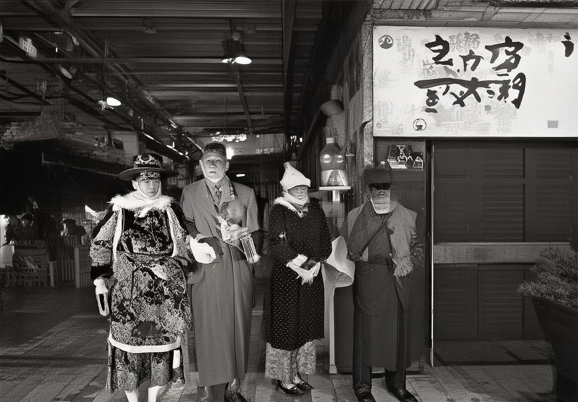 篮网锋线球星连续得分突破30大关展现攻防统治力，驱动球队进攻体系并引领赛季状态延续性